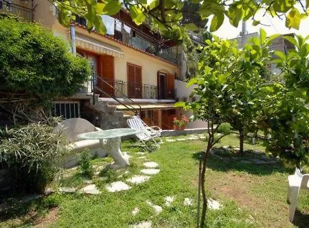 Affittacamere Casa Stella Marina 2*